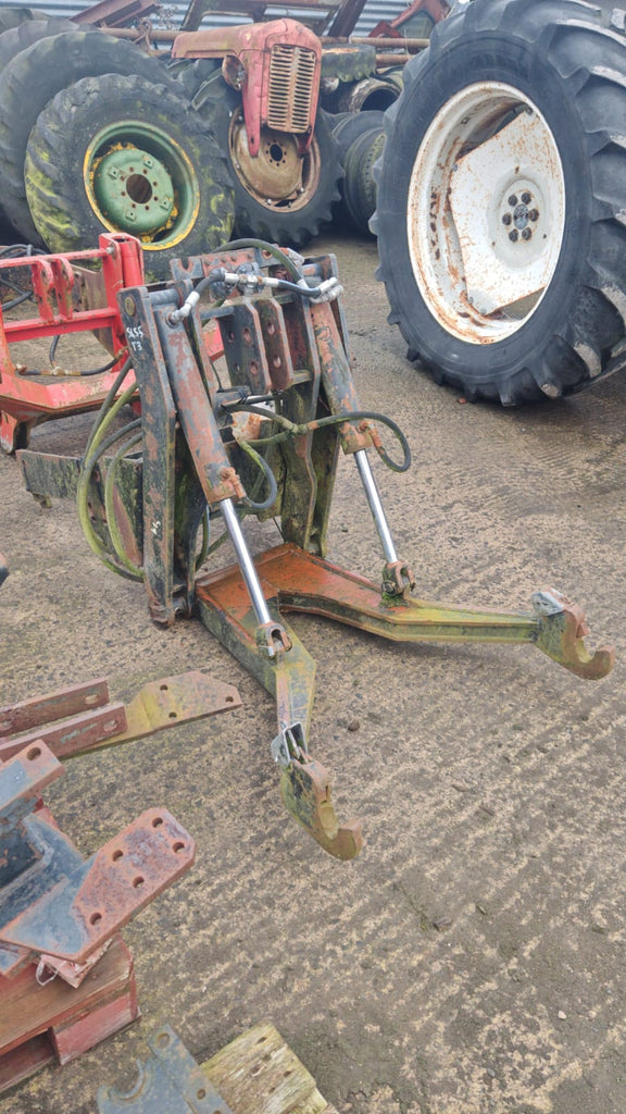 Selection of loaders to suit MF tractors