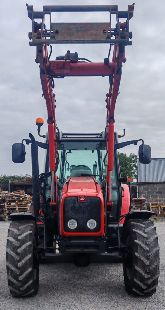 2006 MF 5455 c/w 894 Loader