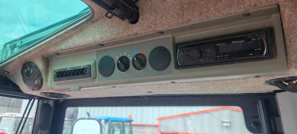 2006 MF 5455 c/w 894 Loader