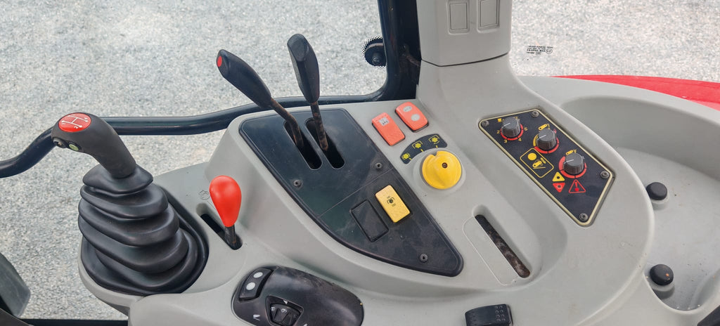 2006 MF 5455 c/w 894 Loader