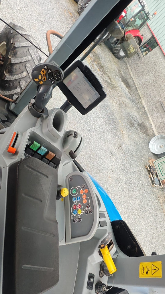 2010, New Holland T6090