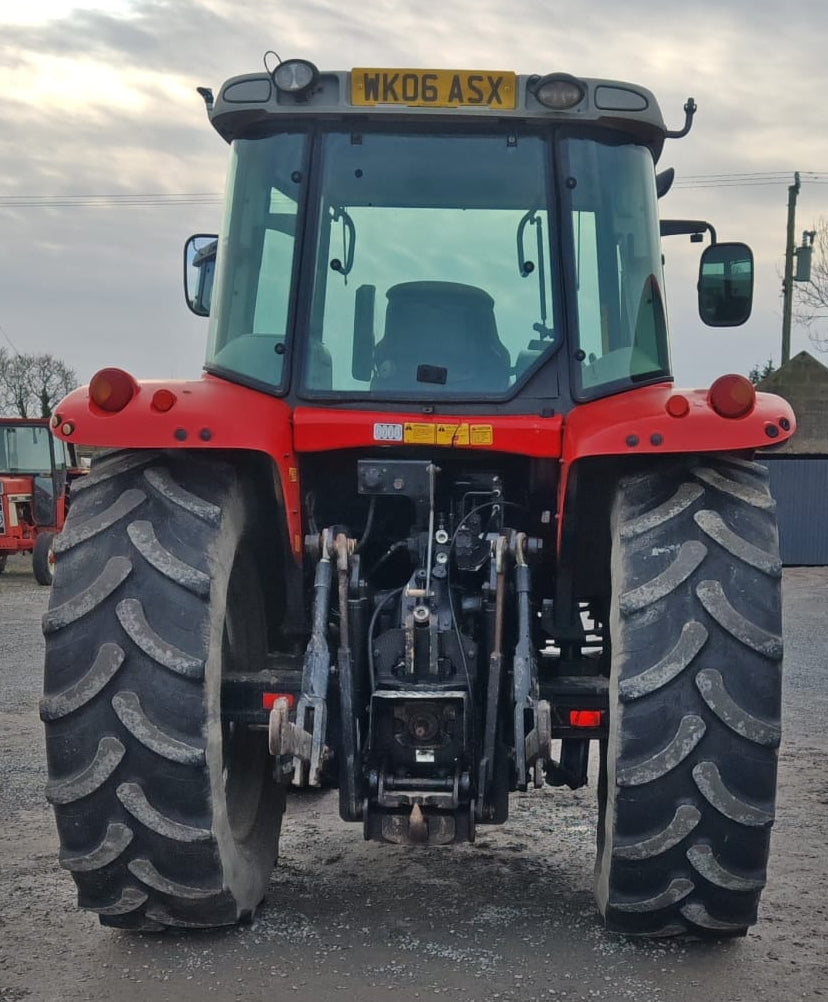 2006 MF 6470
