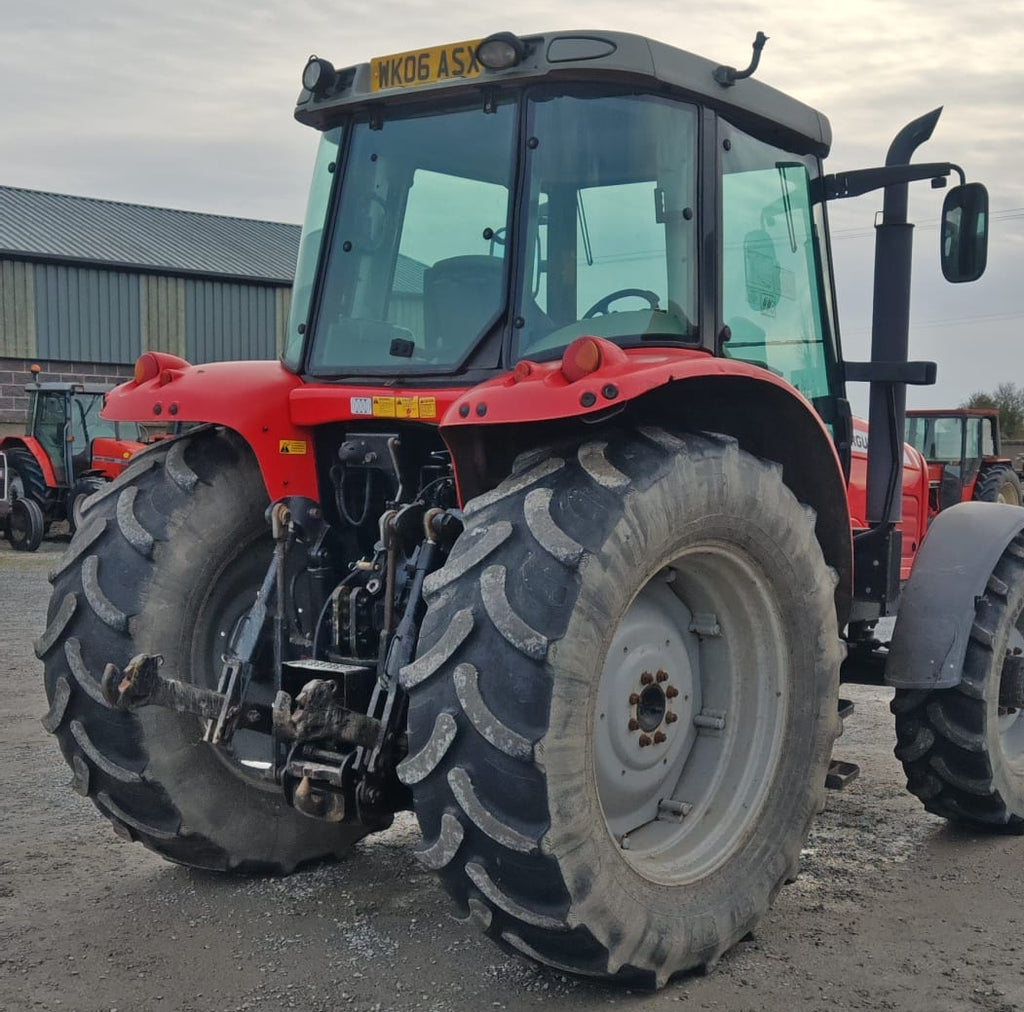 2006 MF 6470