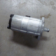Load image into Gallery viewer, Hydraulic pump 399 (1006.6 Engine)